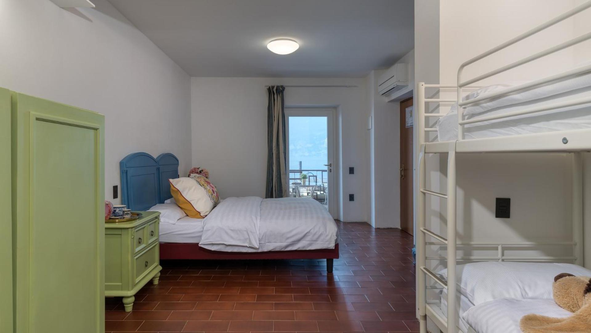 La Caletta Hotel Bolognese Бренцоне сул Гарда Стая снимка